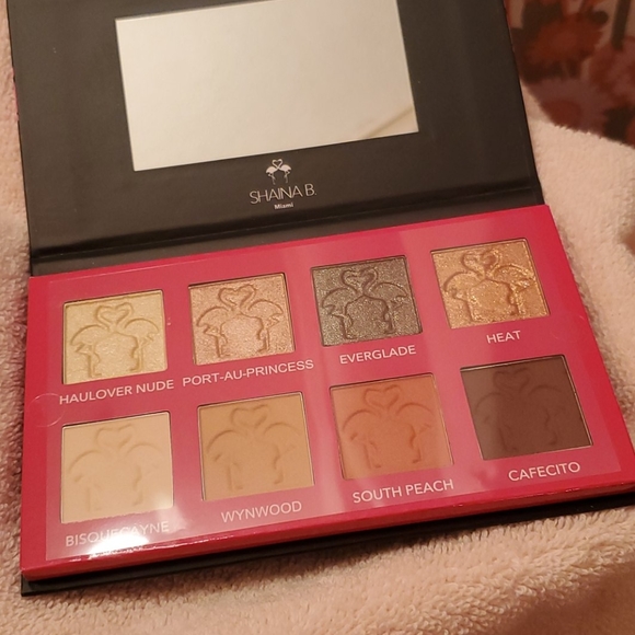 Makeup - Picture 4 of 4